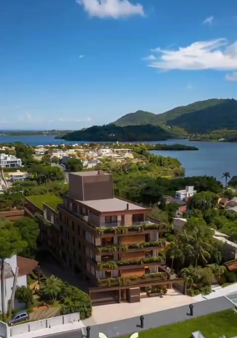 Boutique-Wohnarchitektur im Canto da Lagoa mit Blick auf die Lagune.